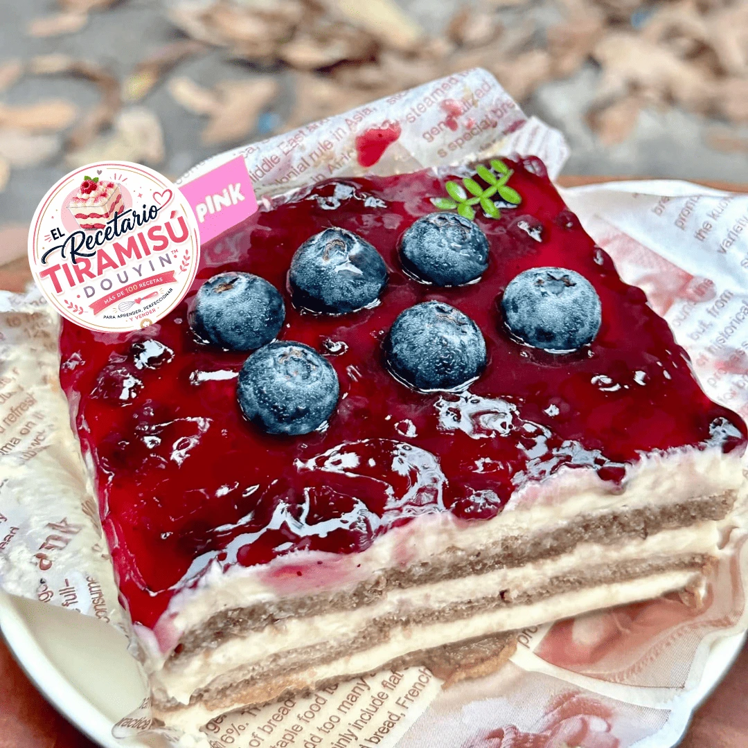 Tiramisú de frutos rojos